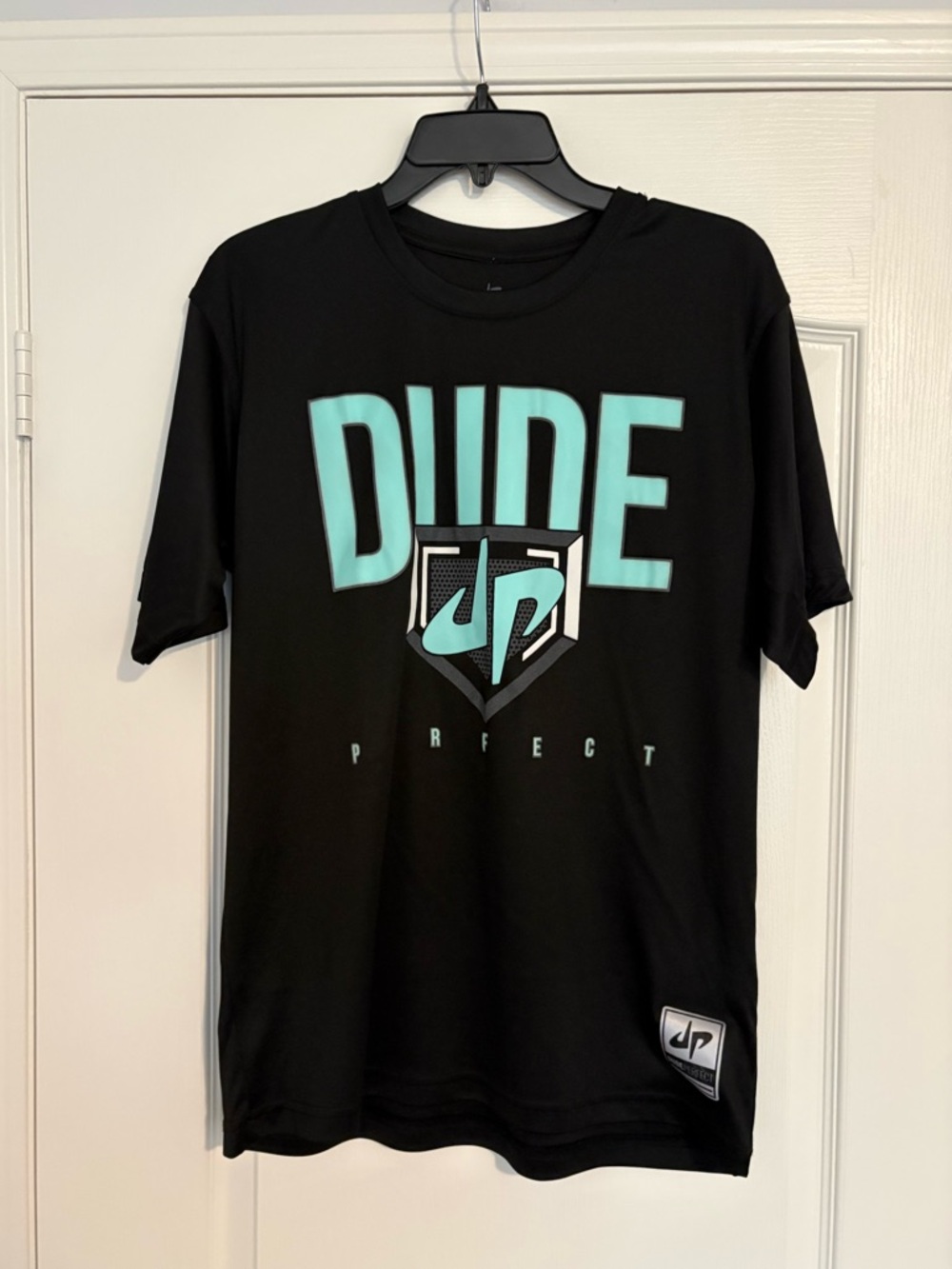 🌟DUDE PERFECT T-Shirt.  Size M🌟